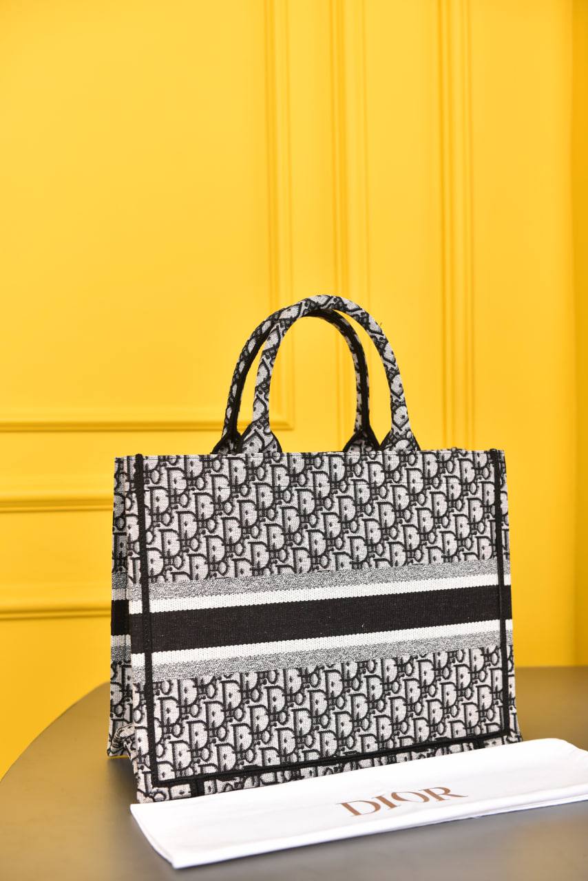Book Tote Medium