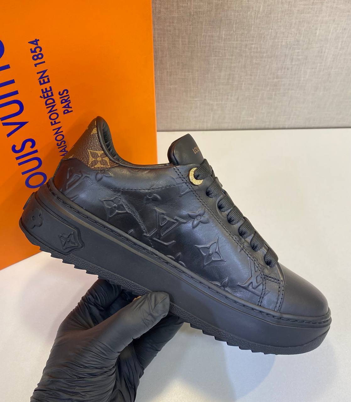 Time Out Unisex Sneakers