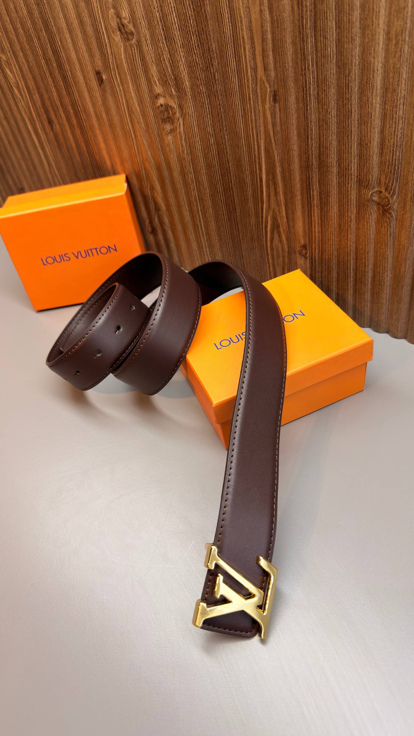 Anti-tarnish steel buckle
